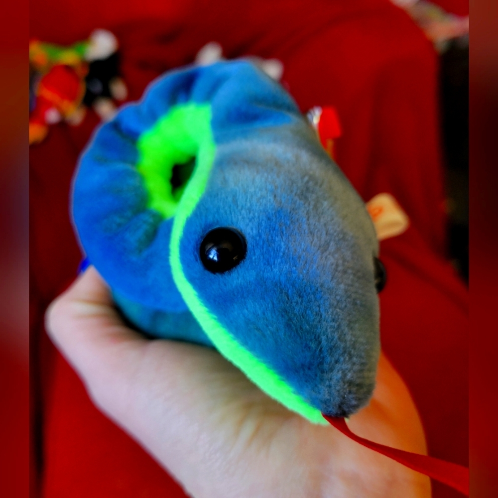 Hissy Rare Ty Beanie Baby